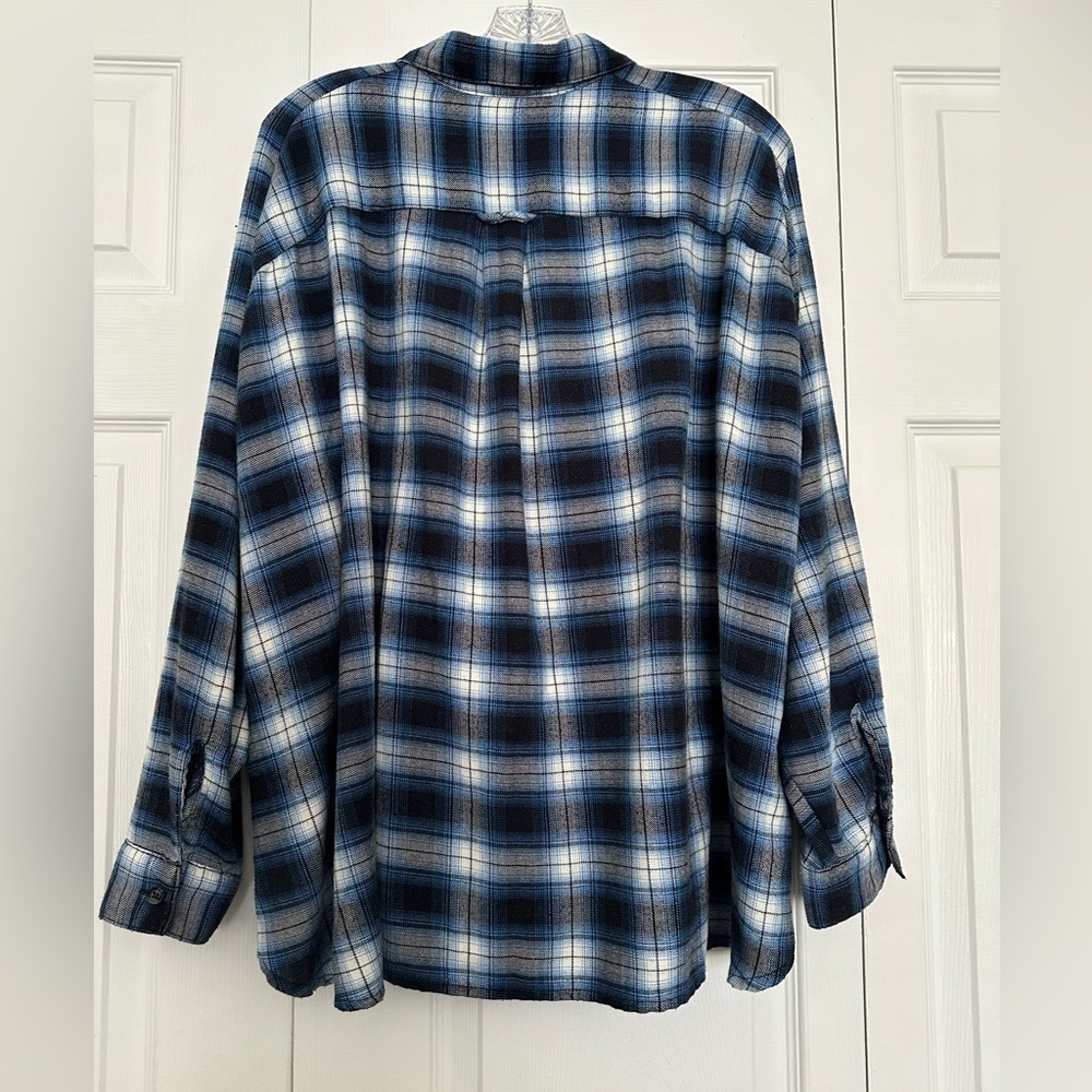 Urban Outfitters BDG Oversized Navy and White Plaid Shirt - Size M - Soft & Cozy - Picture 7 of 7